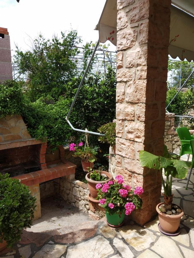Altin Skrapari Guesthouse Ksamil Exterior photo